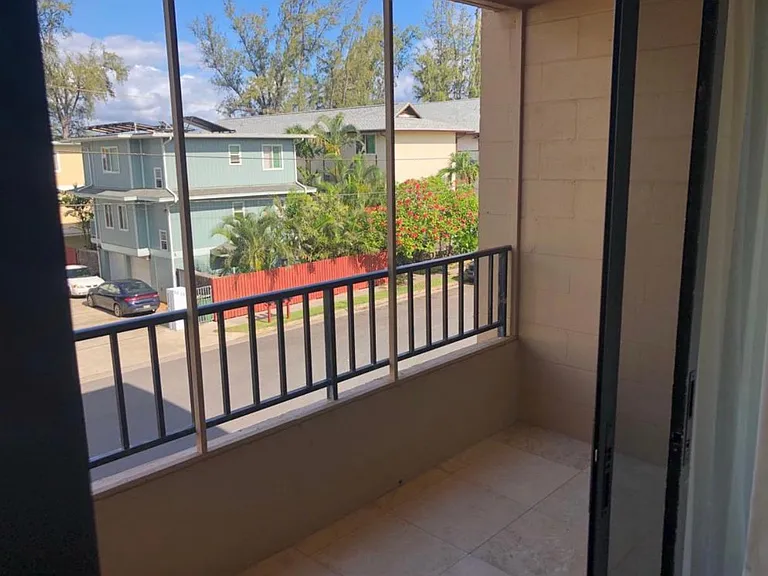 68090 Au St #302 — Photo 2
