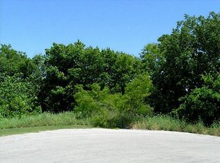 1521 Hardy Rd, Grand Prairie, TX 75051