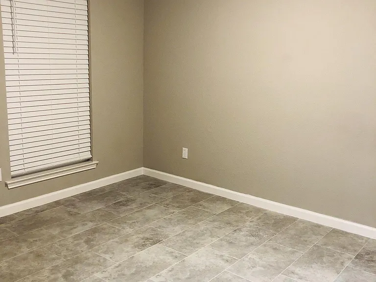 4604 Cedar Ridge Dr — Photo 18