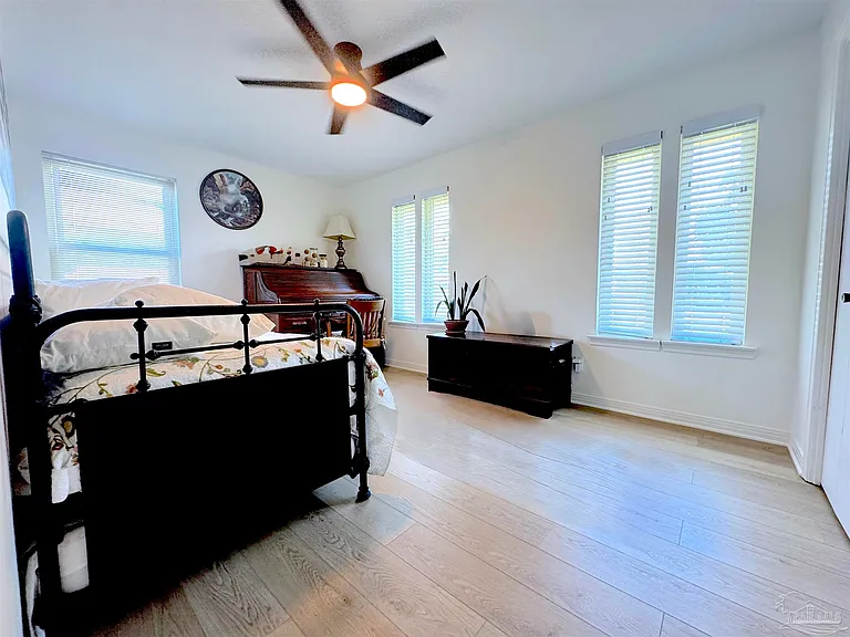 3585 Riddick Dr — Photo 11