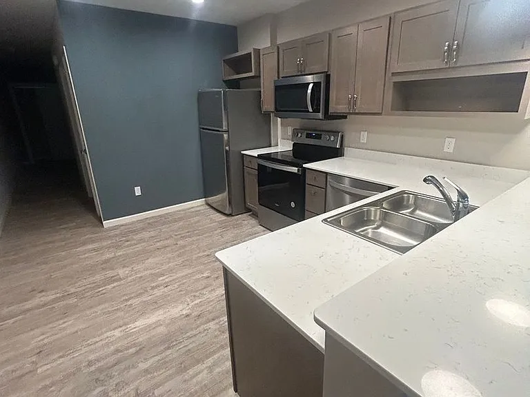 Plaza 93 Apartments — Photo 114