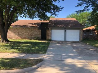 2654 Berkshire Ln, Grand Prairie, TX 75052