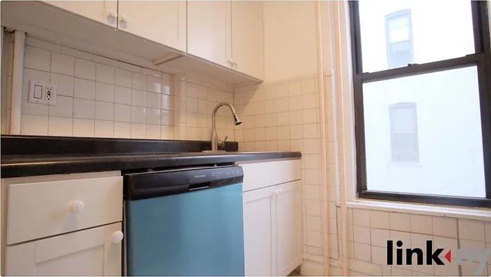 Rented by Link NY Realty | media 24