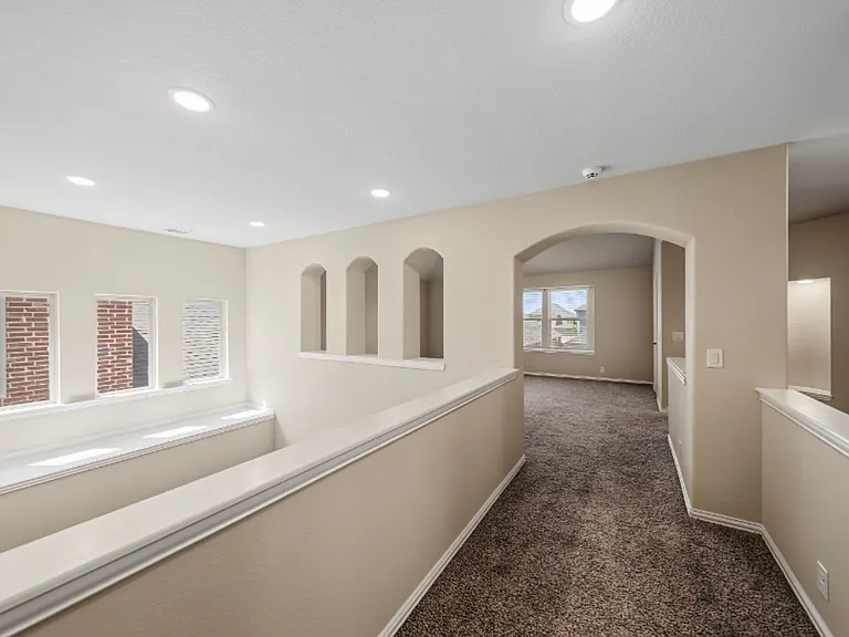 504 Ridgewater Trl — Photo 35
