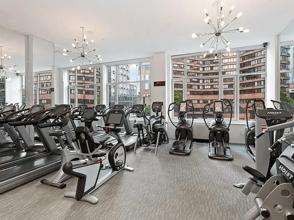 635 West 42nd Street image 11 of 22