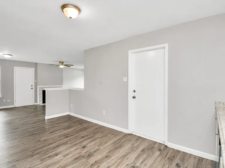 8106 Claiborne St — Photo 13