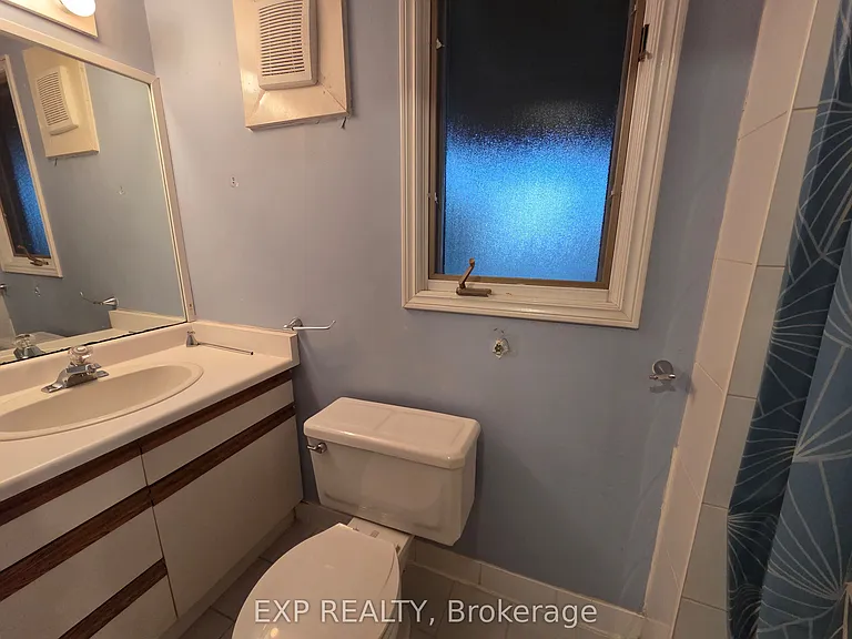 696 Penny Ln #LOWER — Photo 12