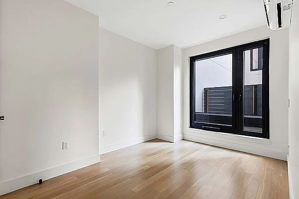 2nd image of 260 Gold St APT 1218