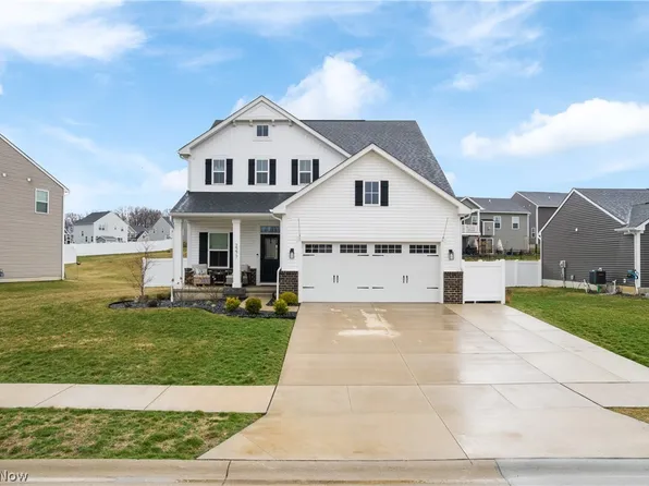 2277 Orchard Cir, Ravenna, OH 44266