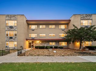 415 S Maple Ave APT 202, Oak Park, IL 60302