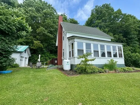 578 Pleasant Street, Newport City, VT 05855