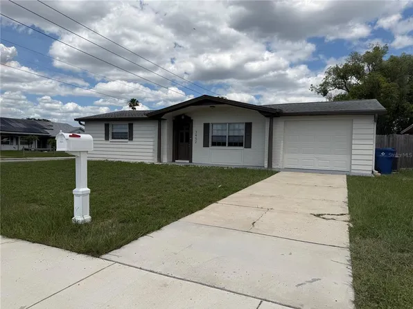 3452 Columbus Dr, Holiday, FL 34691