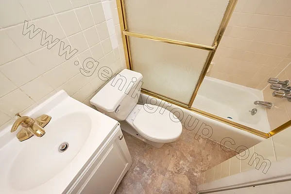 Rented by Genik Group Corp | media 32