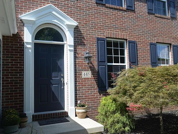 2nd image of 445 Maplebrooke Dr E