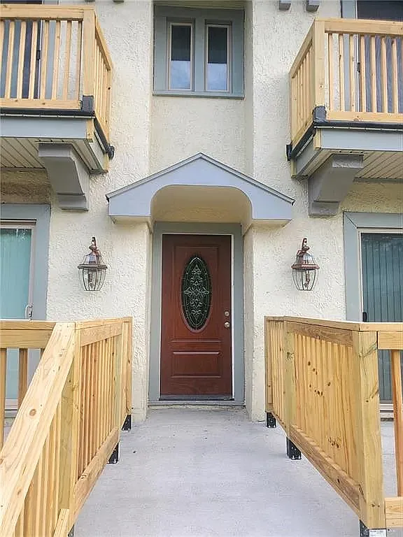 312 Cambridge Ave — Photo 2