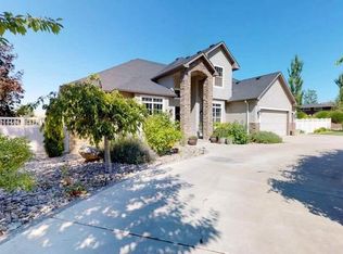 1080 Meadow Hills Dr, Richland, WA 99352