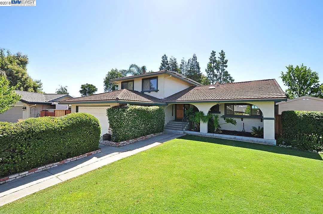 435 Laguna Ct photo 1