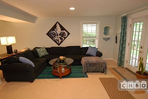 Well Furnished Living Room