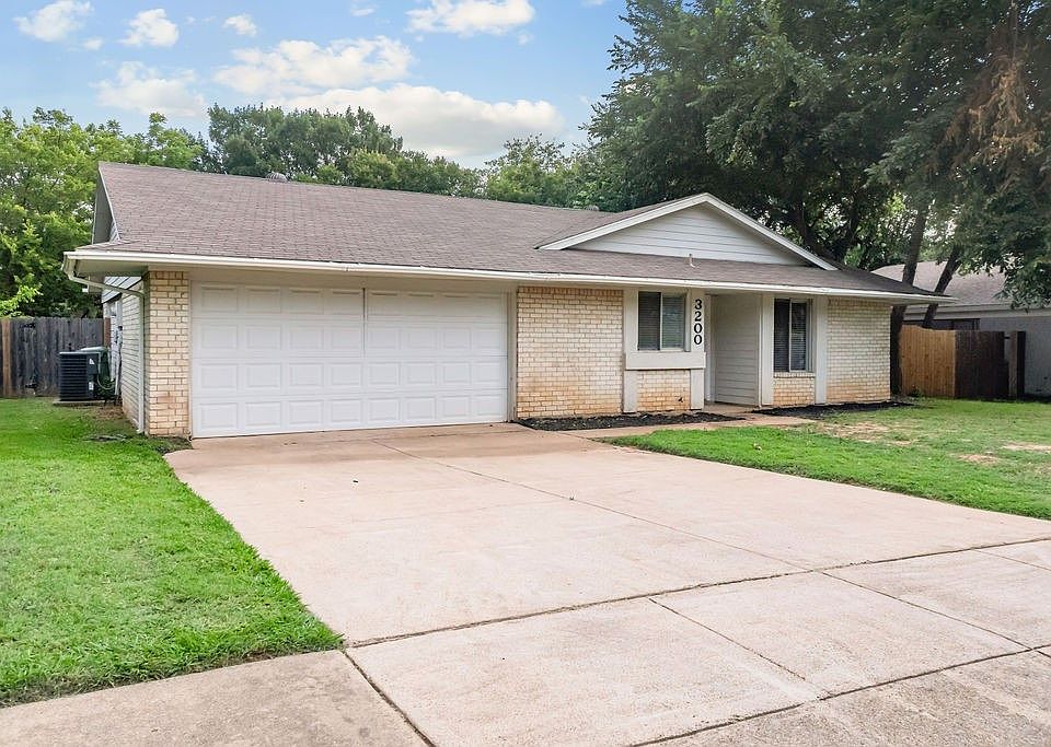 1st image of 3200 Scenic Hills Dr