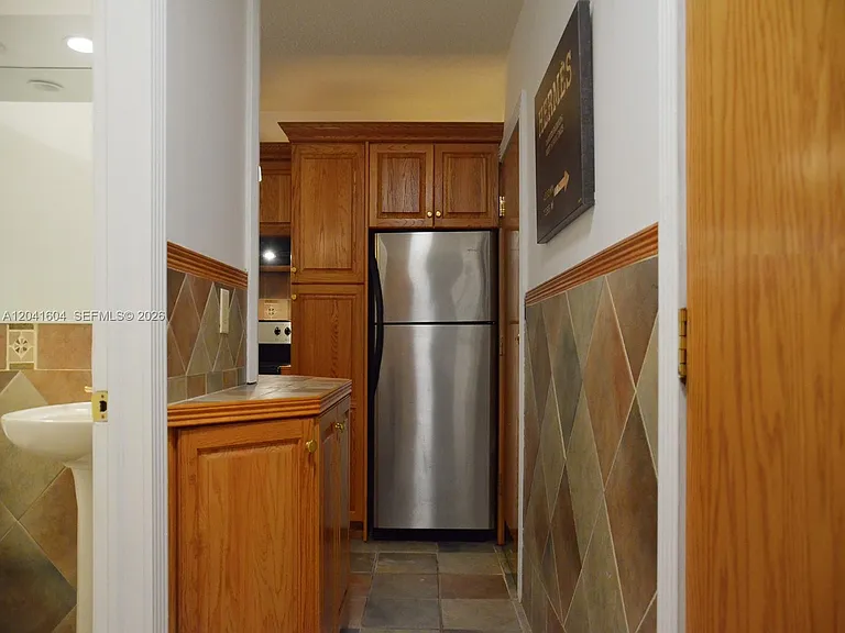 2161 NE 68th St #306 — Photo 6
