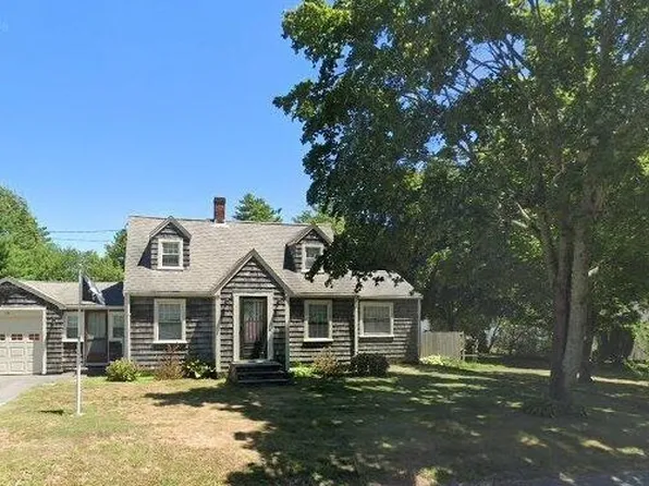 14 Wareham St, Carver, MA 02330