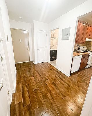 5th image of 30-66 32nd St #2B