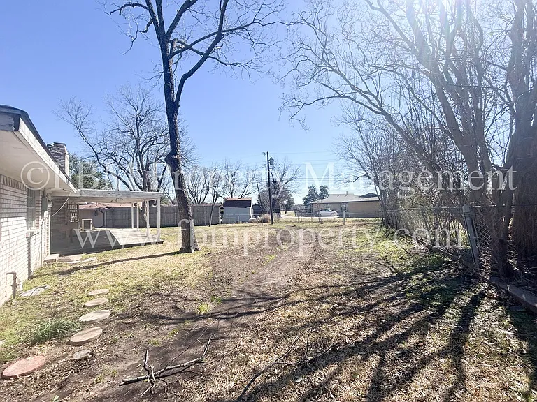1005 Sunset Dr — Photo 5