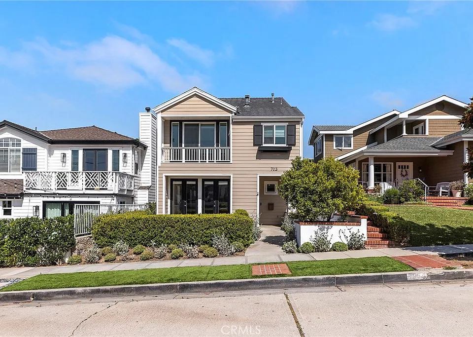 703 Poinsettia Ave