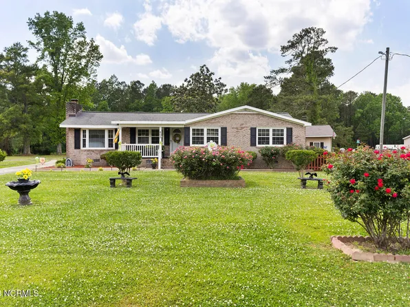805 Sand Hole Road, Riegelwood, NC 28456