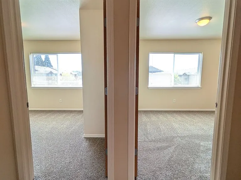 Wellesley Park Apartments — Photo 129