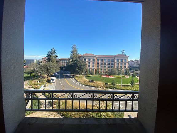 4th image of 3315 Montgomery Dr #448