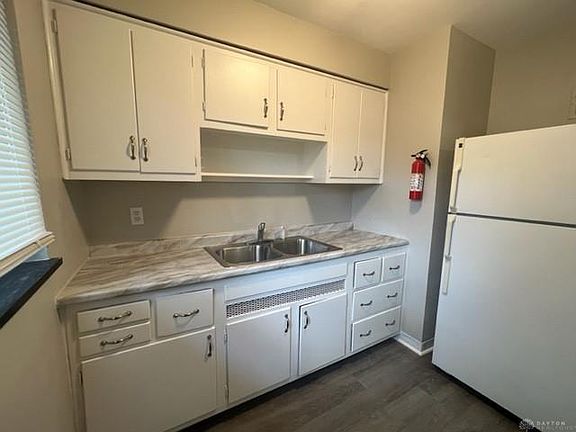 3rd image of 562 East Dr #3