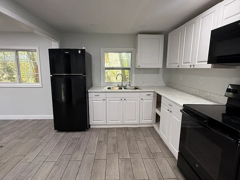 2566 Pleasant Valley Rd #A — Photo 8