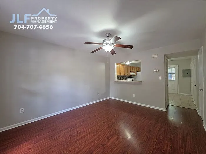 2 bed, 1.5 bath, 932 sqft, $1,250 — Photo 3