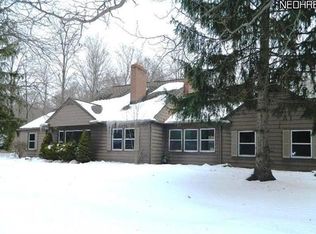 5727 Spring Grove Dr, Solon, OH 44139