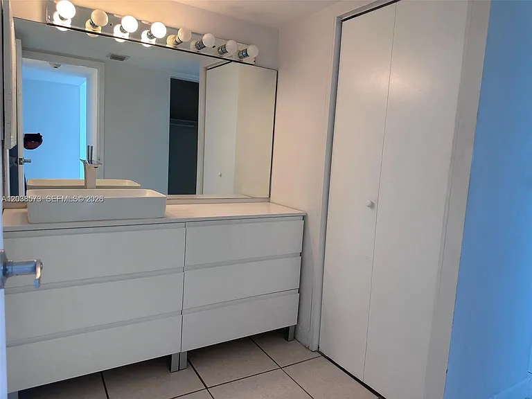 100 Bayview Dr #823 — Photo 15