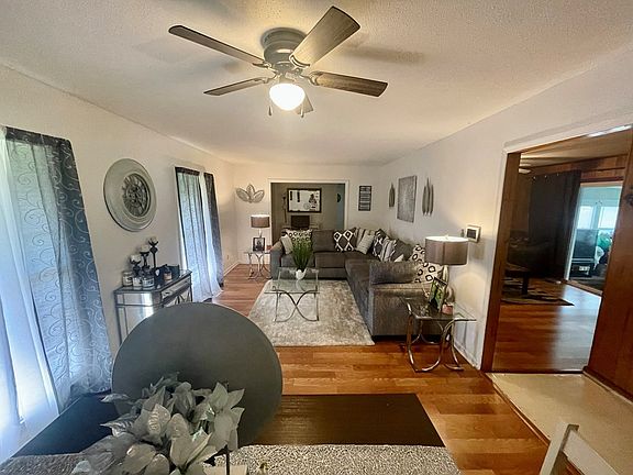 5th image of 3863 Camellia Dr