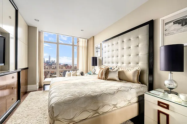 Sold by Compass | media 5