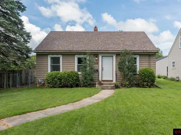 809 Lyndale St, North Mankato, MN 56003