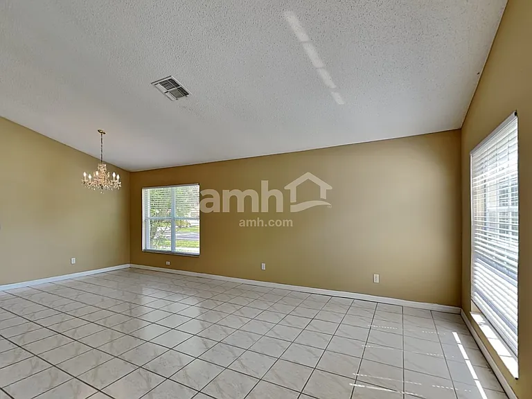 3616 Seminole Dr — Photo 7