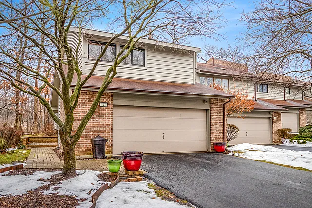 7 Commons Dr photo 1