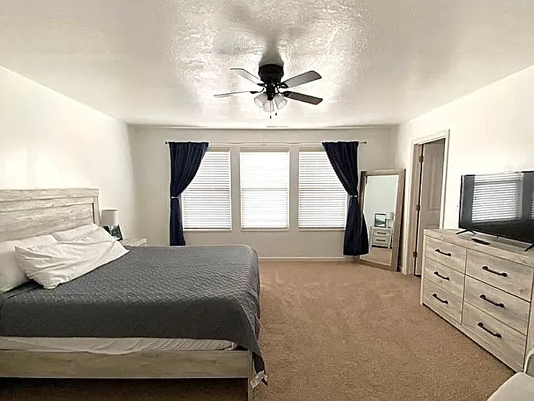 177 S 1930 E — Photo 14