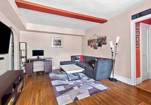 4th image of 319 E 50th St APT 10-J