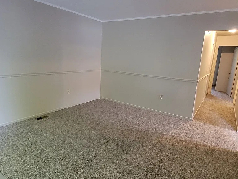 21276 Abrahm St — Photo 2
