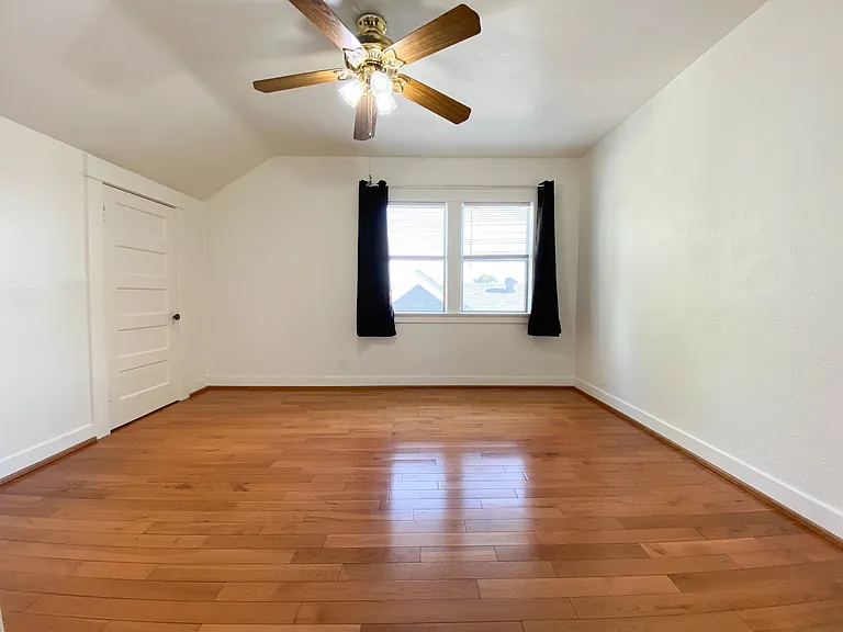 709 N Electric Ave — Photo 22