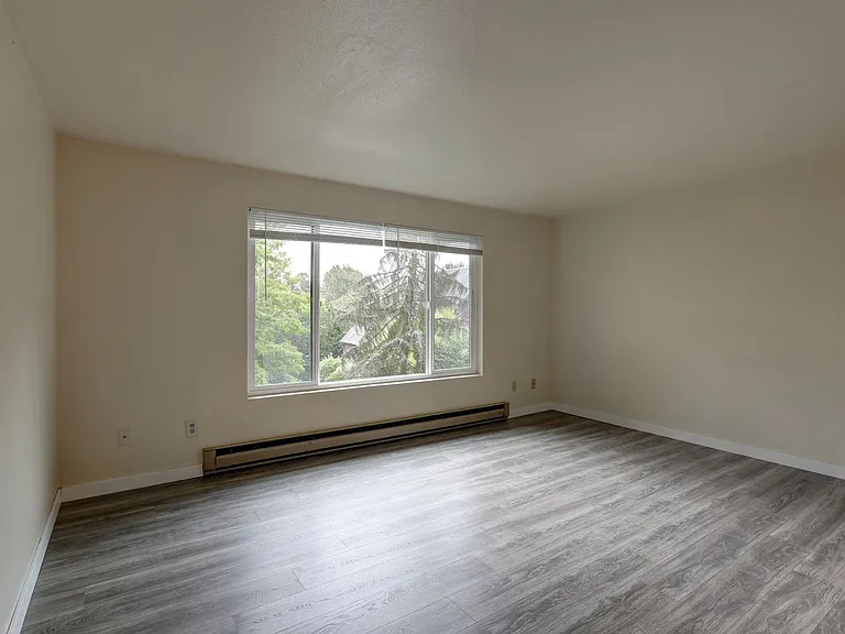 648 S 152nd St #6 — Photo 6
