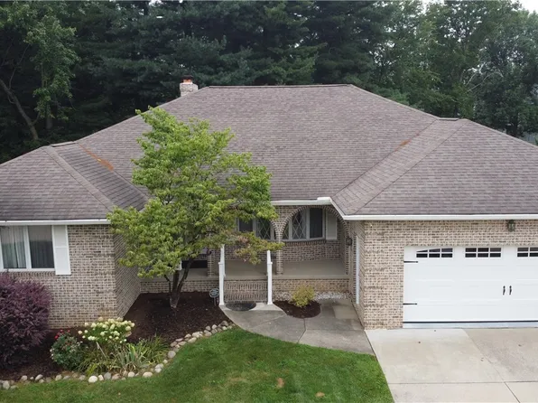 3986 April Dr, Uniontown, OH 44685