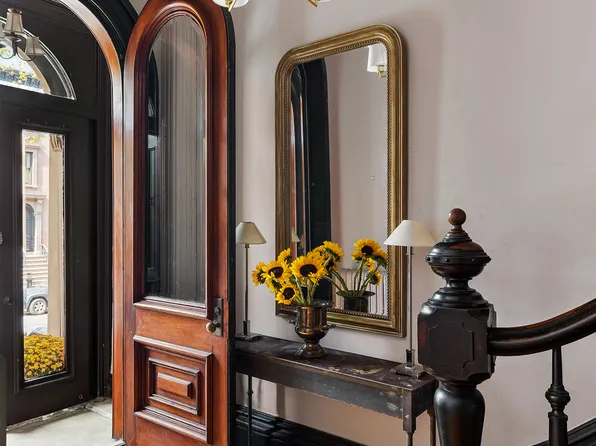 309 Vanderbilt Avenue image 6 of 27