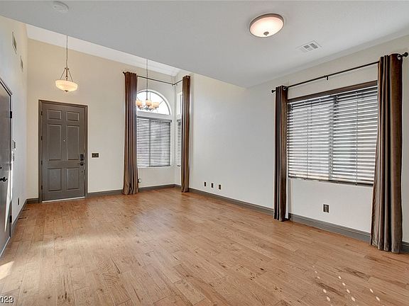 5th image of 10308 Walworth Ave