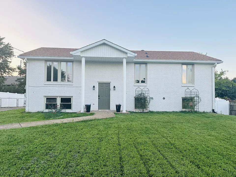 307 Bancroft Dr